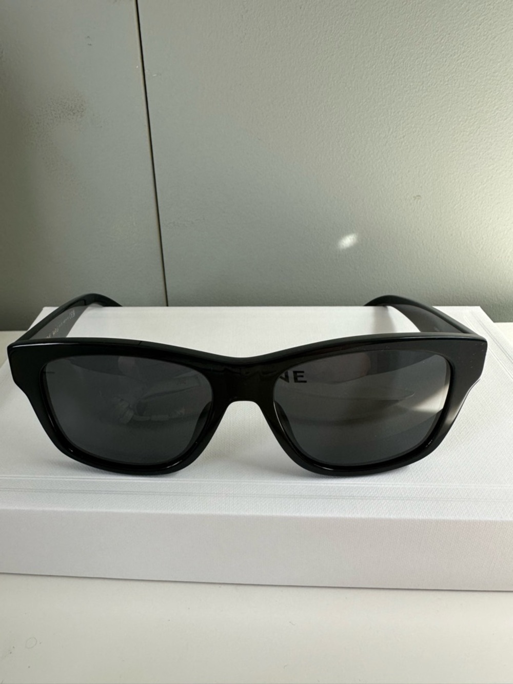 New Celine Black Sunglasses with Off White Crossbidy Case. - Picture 8 of 13